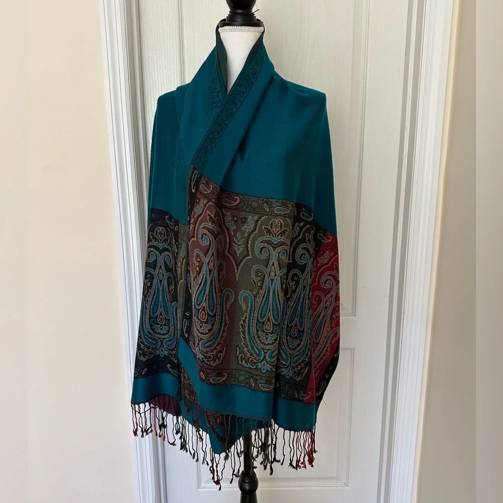 Stein Mart Women’s Oversized Floral Scarf/Shawl with Classic Tassel, Sz 27x73